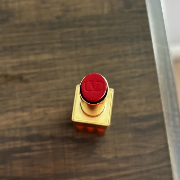 Spike Valentino Buttery Matte Lipstick - Picture 3 of 4